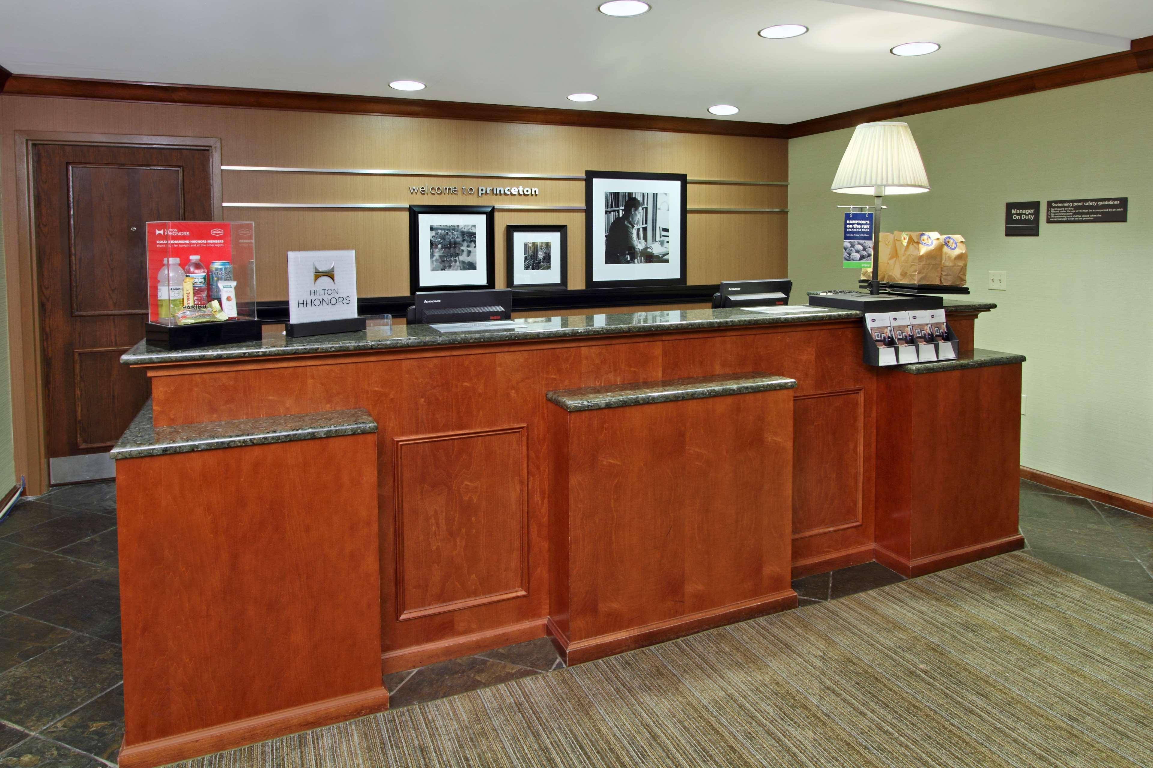 Hampton Inn Princeton Esterno foto