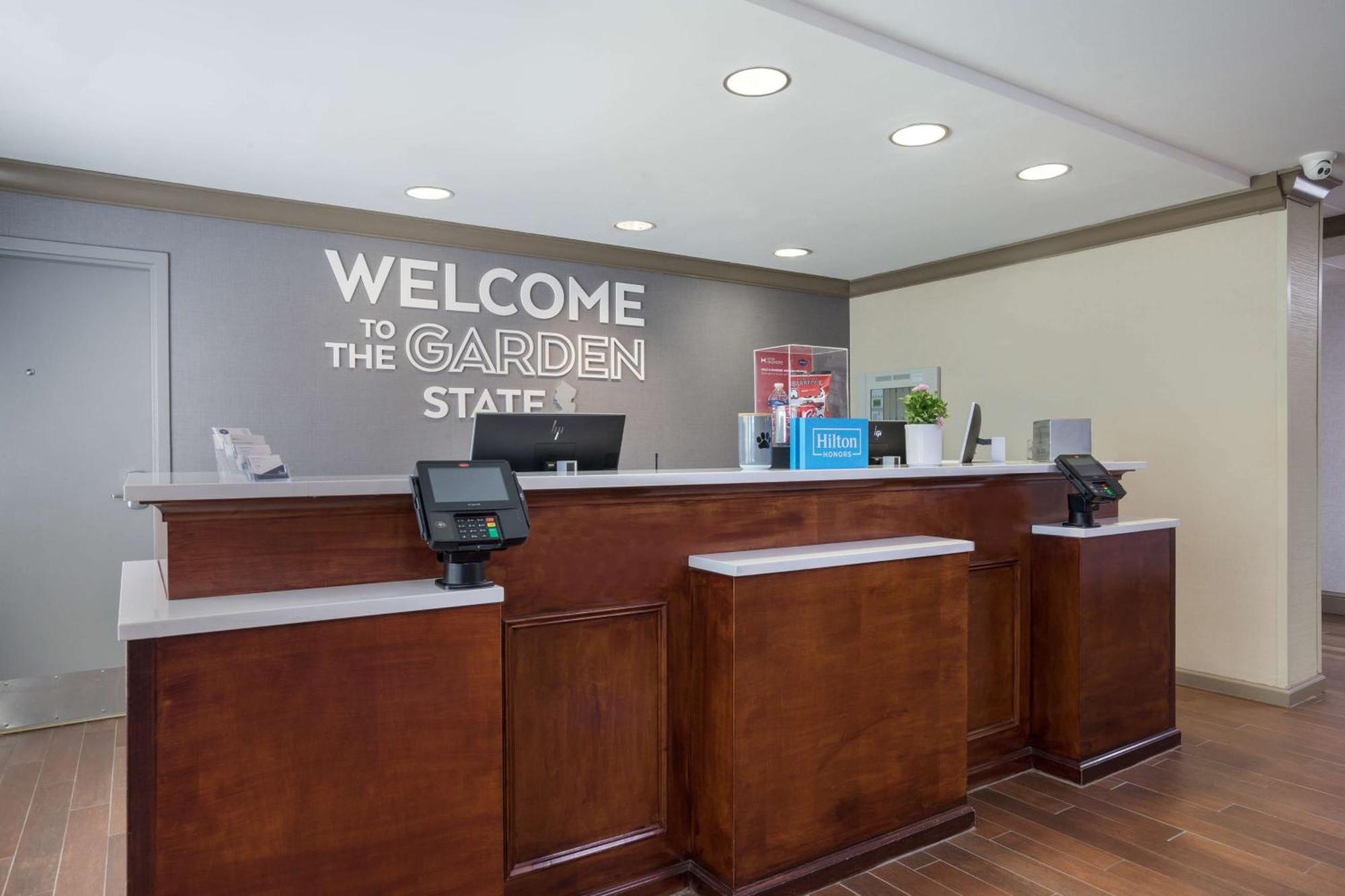 Hampton Inn Princeton Esterno foto