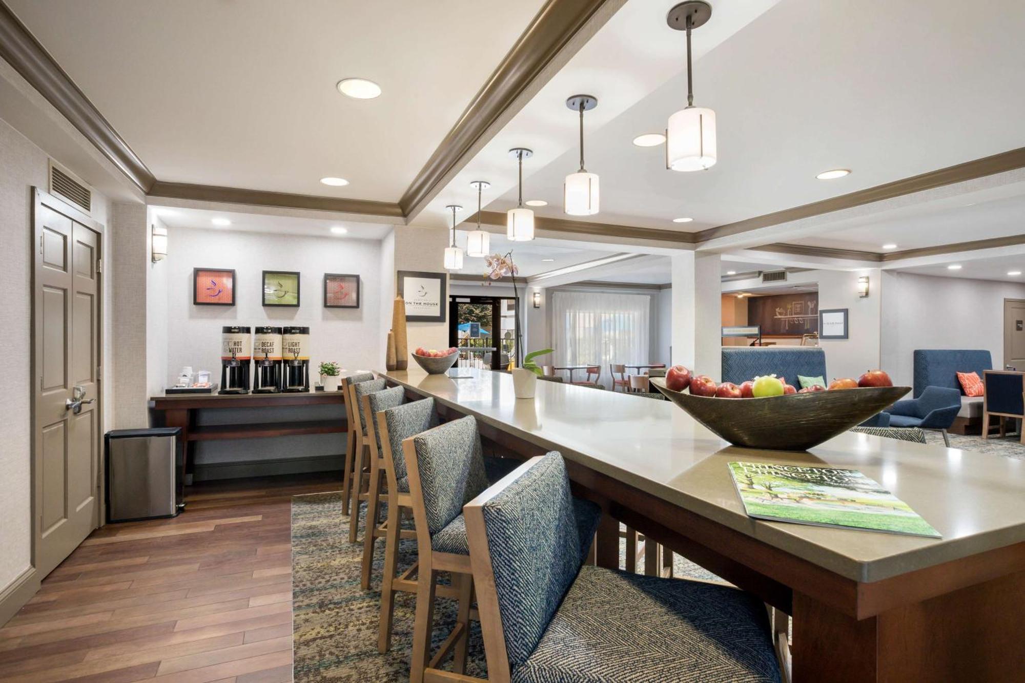 Hampton Inn Princeton Esterno foto